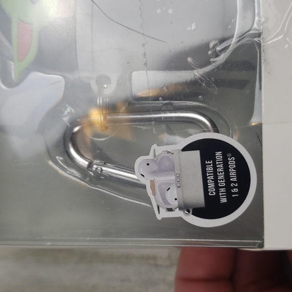 HP Disney The Child Star Wars The Madalorian Airpods case fits generation 1 & 2 - Picture 7 of 7